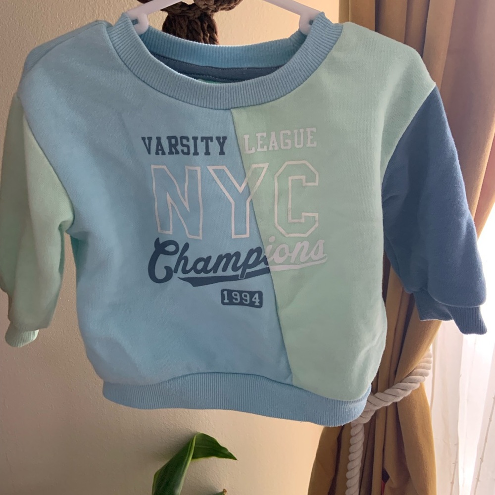 🍓3/$10 George Varsity Sweatshirt size 3-6m